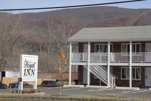 Mount Royal Inn - image 9