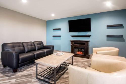 Quality Inn Madison West Near University Area - image 3
