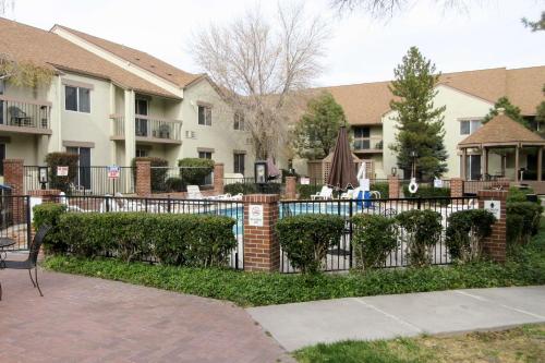 Quality Inn & Suites Albuquerque Midtown - University Area - image 7