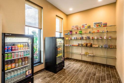 MainStay Suites Sarasota I-75 - image 3