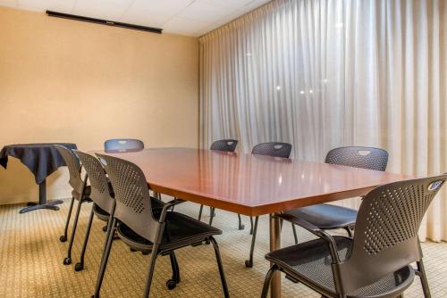 Quality Hotel Conference Center Cincinnati Blue Ash