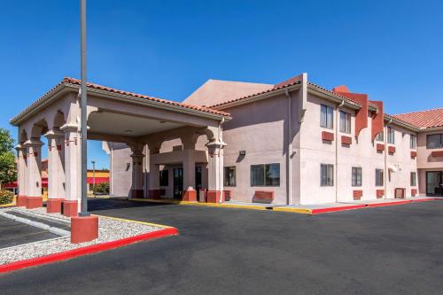 Quality Inn & Suites Albuquerque North near Balloon Fiesta Park, Albuquerque