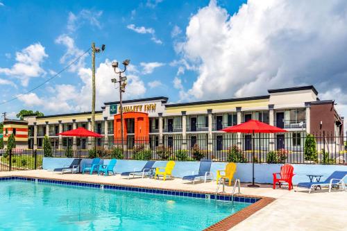 Quality Inn - image 6