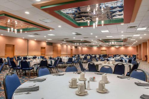 Quality Hotel Conference Center Cincinnati Blue Ash