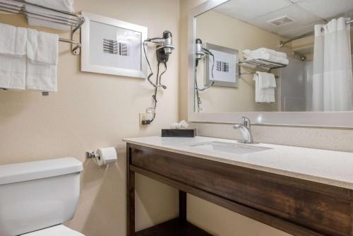 Quality Inn and Conference Center Richmond - image 9