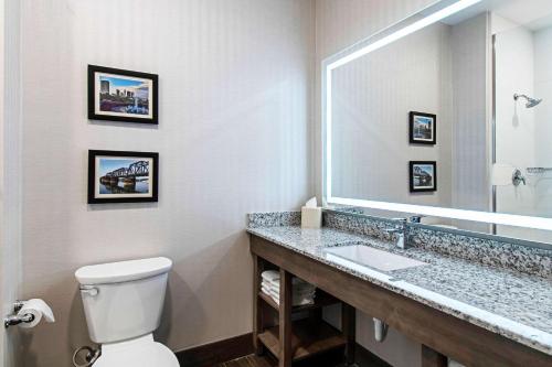 Comfort Suites Grove City - Columbus South in Grove City, USA