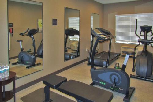 Cedartown Inn & Suites - 피트니스 센터