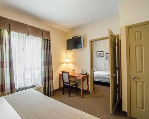 Quality Inn & Suites Grand Prairie