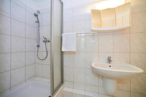 Bearlin City Apartments - City Center East - main image