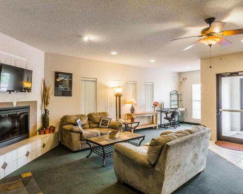 ล็อบบี้, Quality Inn & Suites Montrose - Black Canyon Area in มอนโทรส (CO)