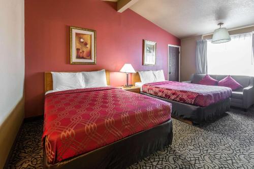 Rodeway Inn - image 8
