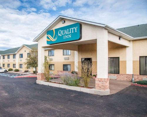 Quality Inn Airport - Accommodation - Colorado Springs