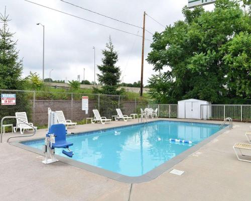 Quality Inn East Haven - New Haven - image 8