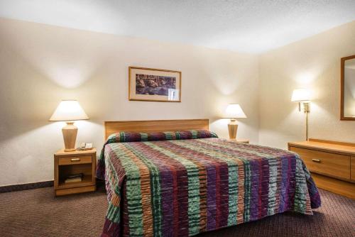 Rodeway Inn & Suites Colorado Springs - image 9