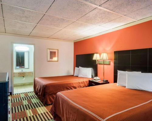 Rodeway Inn Newark - image 2