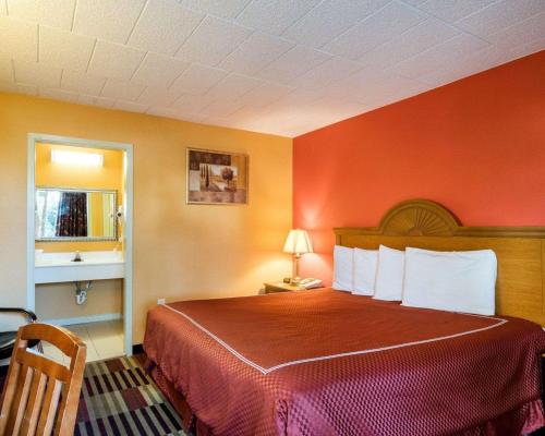 Rodeway Inn Newark - image 5