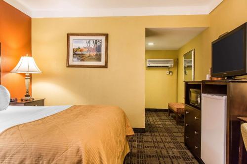 Clarion Hotel & Suites Hamden-New Haven