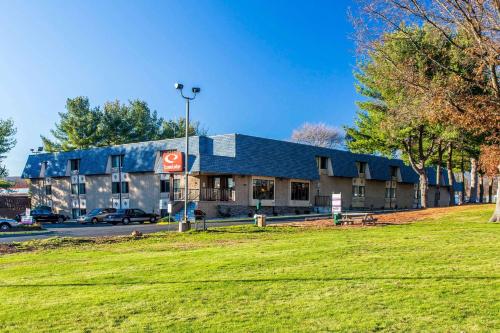 Econo Lodge Milldale-Southington - Accommodation - Plantsville