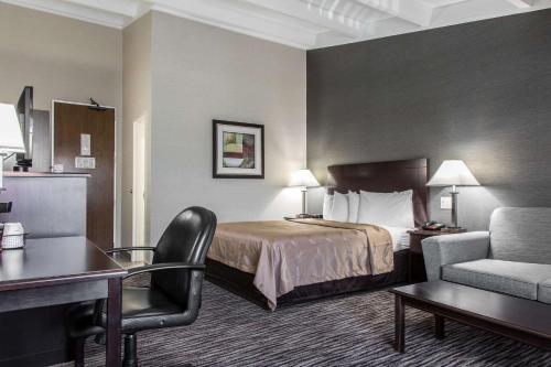 1 queen bed