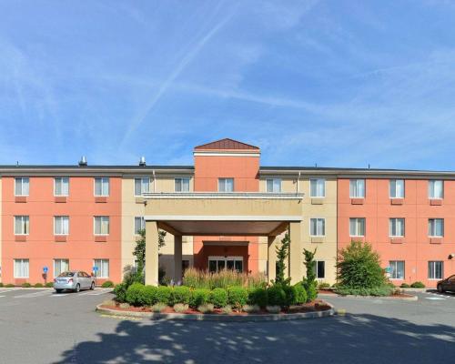 Quality Suites in Stratford, USA
