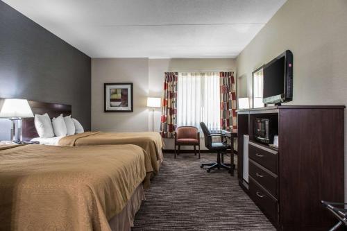 Queen Room with Two Queen Beds - Non-Smoking