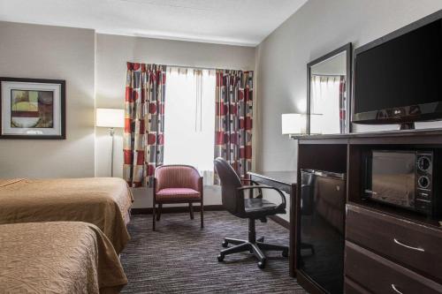 Quality Inn & Suites Danbury near University