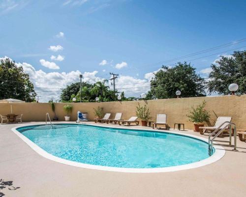 Comfort Inn & Suites Lantana - West Palm Beach South