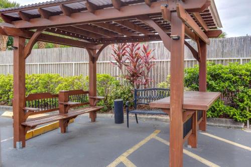 Comfort Inn St Petersburg North - image 2