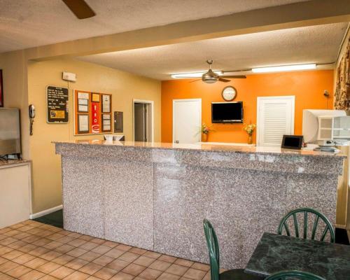 Econo Lodge Lake City North - main image