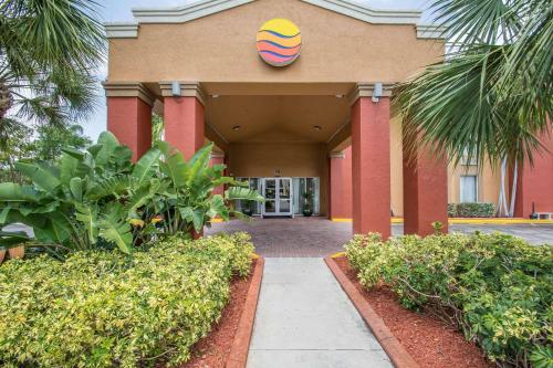 Comfort Inn & Suites Fort Lauderdale West Turnpike