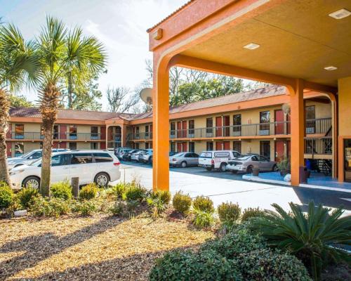 Econo Lodge Panama City