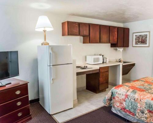 Suburban Extended Stay Hotel Tallahassee near University - main image