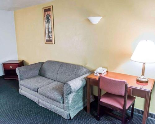 Suburban Studios Tallahassee near University