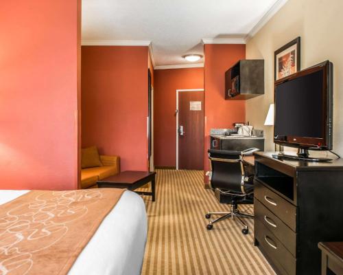 Comfort Suites Panama City near Tyndall AFB