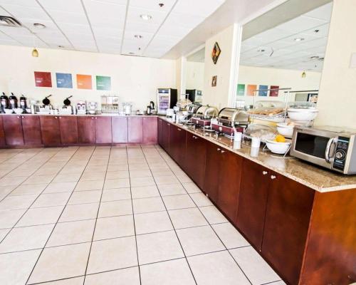 Quality Inn & Suites Orlando / Winter Park - image 6