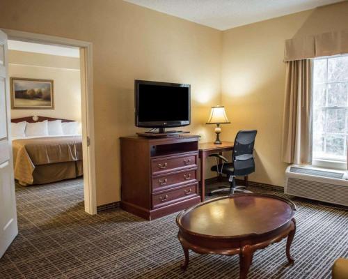Quality Inn Lake City - image 24