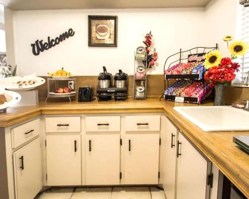 Restaurant, Rodeway Inn Apopka South in Orlando West