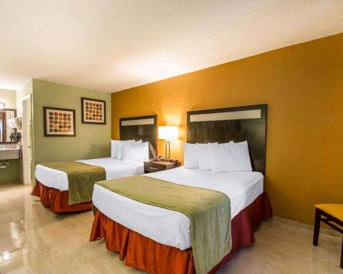 Double Room with Two Double Beds - Non-Smoking