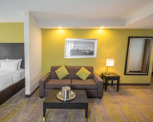 Comfort Suites Miami Airport North