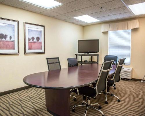 Quality Inn Lake City - image 27