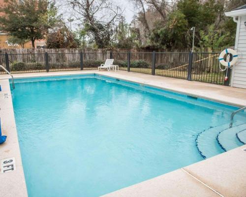Quality Inn Lake City - image 41