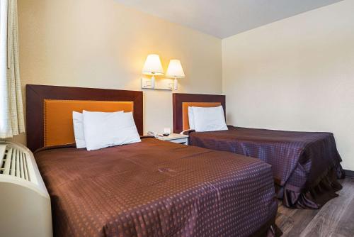2 double beds