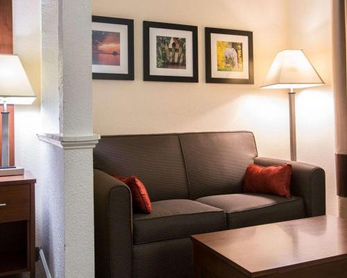 Comfort Suites Cumming-Atlanta near Northside Hospital Forsyth in Cumming, USA