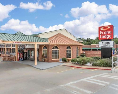 Econo Lodge - Accommodation - Acworth