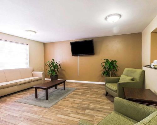 ردهة, كواليتي إن كنجزلاند (Quality Inn Kingsland) in كينجزلاند