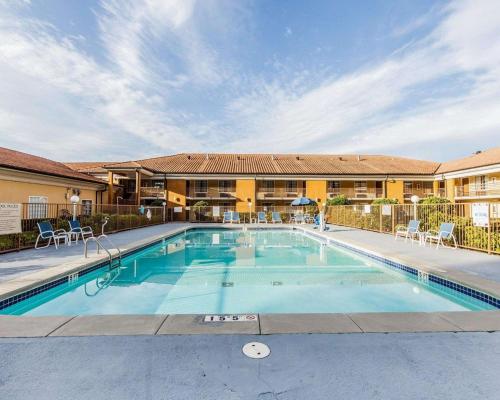 บริการและสิ่งอำนวยความสะดวก, ควอลิตี้ อินน์ แอนด์ สวีท บรีเมน (Quality Inn & Suites Bremen) in บรีเมน (GA)