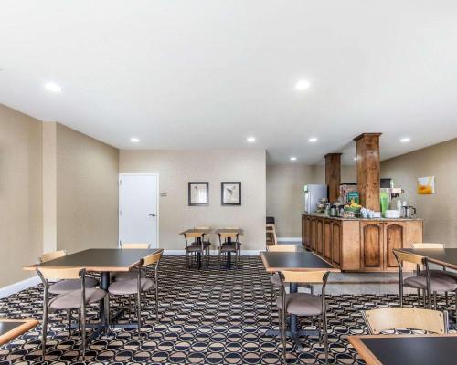 ห้องอาหาร, ควอลิตี้ อินน์ แอนด์ สวีท บรีเมน (Quality Inn & Suites Bremen) in บรีเมน (GA)