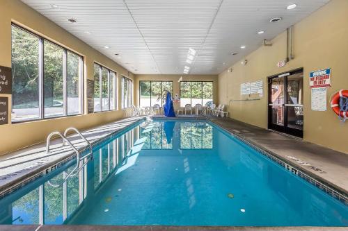 Comfort Inn & Suites in Dalton, USA