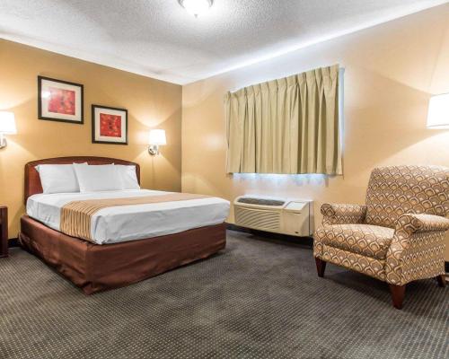 Suburban Studios Kennesaw-Marietta North – Kennesaw, GA