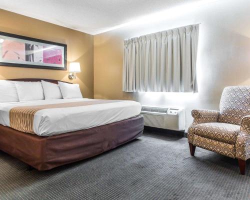 Suburban Studios Kennesaw-Marietta North – Kennesaw, GA